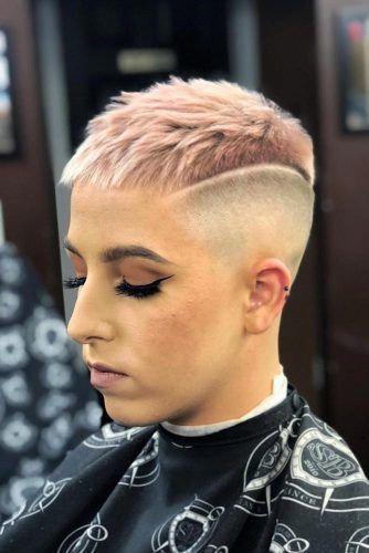 The Best Guide To Womens Fade Haircut Youll Ever Read ★ Unisex Haircuts, Fade Haircut Women, Super Short Haircuts, Buzz Cut Hairstyles, Short Shaved Hairstyles, Half Shaved Hair, Funky Short Hair, Taper Fade Haircut, Faded Hair