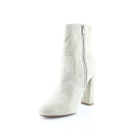 Brand: Steve Madden Style: Editor Color: Sand Suede Width: Medium Heel Height: 4 Inches Material: Leather Condition: New With Box Suggested Retail: $130.00 Steve Madden Boots Ankle, Brown Suede Ankle Boots, Platform Boots Chunky, White Booties, Steve Madden Boots, Black Suede Booties, Western Booties, Color Sand, Black Chelsea Boots