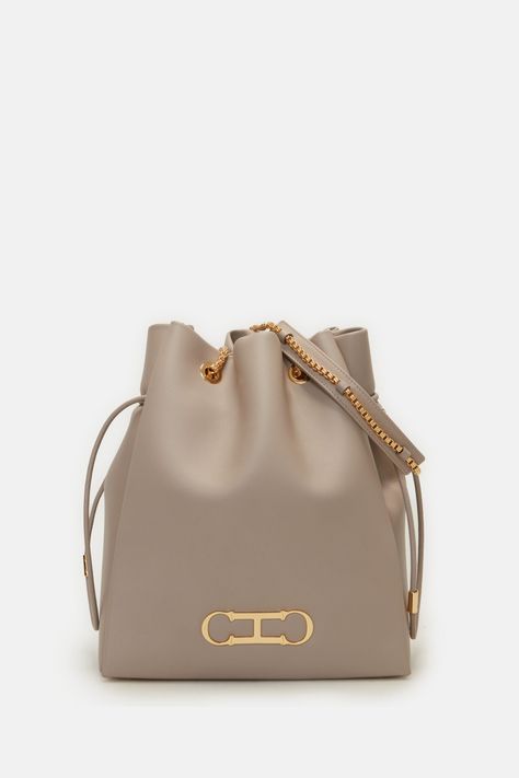 Initials Insignia Soft Tote | Large shoulder bag trench - CH Carolina Herrera Carolina Herrera Bags, Ch Carolina Herrera, Large Shoulder Bags, Carolina Herrera, Grain, Initials, Tote Bag, Shoulder Bag, Leather