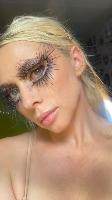 Liza Kondrevich on Instagram: "✨ Inspired by the runway makeup, I’ve created this reusable eye piece. It's easy to apply, use, and remove. ✨ • • • #makeup #makeupideas #makeupartist #runwaymakeup #rhinestonemakeup #editorialmakeup #facechartartist #lizakondrevich #falselashes #graphiceyeliner" Catwalk Makeup Runway, Catwalk Makeup, Rhinestone Makeup, Graphic Eyeliner, Runway Makeup, Cool Makeup Looks, Face Chart, Dramatic Makeup, Make Up Inspo