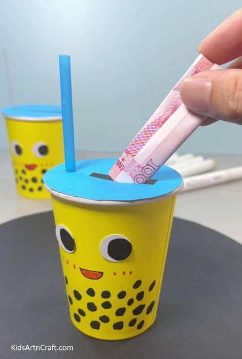 Paper Cup Activities For Kids, Recycle Projects For Kids, Cup Crafts Diy, Best Out Of Waste Ideas For Kids, Cup Crafts For Kids, Craft Ideas For Kindergarten, Recycled Crafts Kids Projects, Recycling Projects For Kids, Plastic Cup Crafts