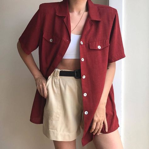 Red Polo Shirt Outfit Men Aesthetic, Polo Aesthetic Outfit, Oversized Polo Shirt Outfit, Red Polo Shirt Outfit, Polo Outfit Women's, Maroon Shirt Outfit, Polo Aesthetic, Polo Shirt Outfit Women's, Long Sleeve Outfit Women