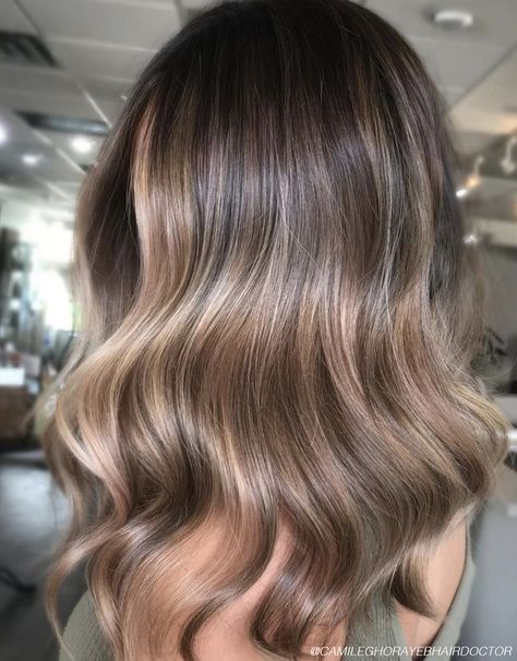 Frizzy Hair Routine, Hair Color For Morena Skin, Balayage Hair Brunette With Blonde, Balayage Hair Dark, Colored Curly Hair, Brunette Balayage Hair, Halo Hair, Brown Hair Balayage, Blonde Hair Looks