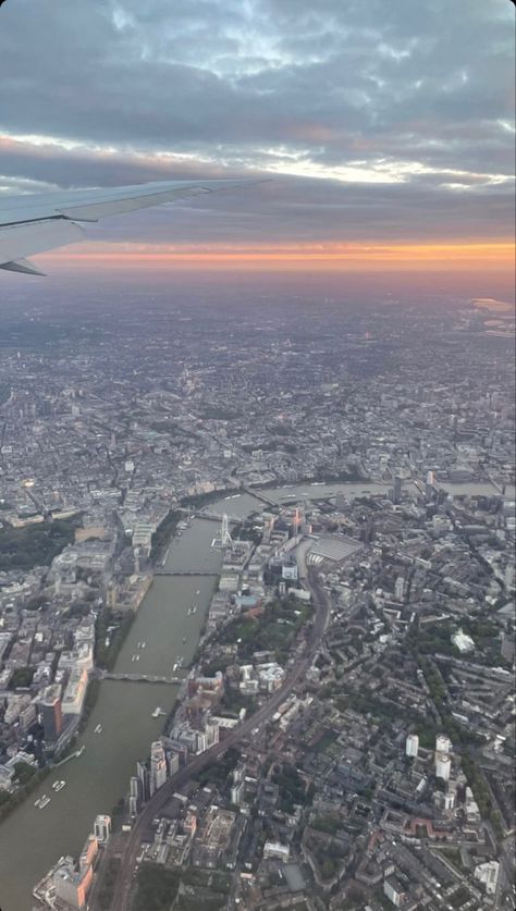 london england europe travel trip view sky skydiving river inspiration iphone background aesthetic city urban plane view airplane London From Airplane, Iphone Background Aesthetic, London Plane, Uk Life, Plane View, London View, View From Above, Extreme Sport, London Aesthetic