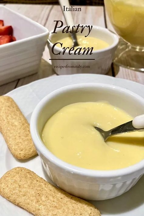 Italian Pastry Cream Recipe, Desserts Layered, Italian Pastry Cream, Recipes From Italy, Pastry Cream Recipe, Pastry Cream Filling, Layered Cakes, Italian Pastry, Cake Fillings