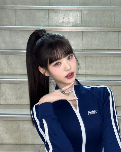 Bangs Ponytail, October 29, Looks Street Style, Ponytail Hairstyles, Say Goodbye, Ulzzang Girl, Instagram Update, Role Models, Korean Girl