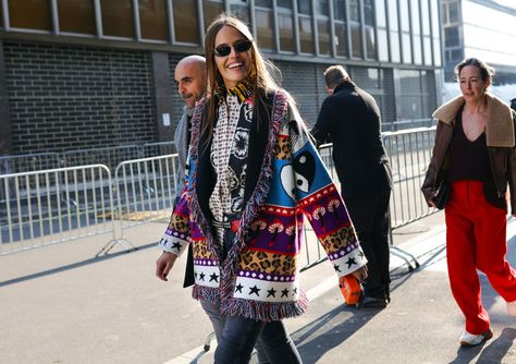 Carlotta Oddi in an Alanui cardigan Cardigan Street Style, Carlotta Oddi, Alanui Cardigan, Chanel Style Jacket, Fall Winter Trends, Fashion Week 2018, Street Style Photos, Milan Fashion Weeks, Cardigan Outfits