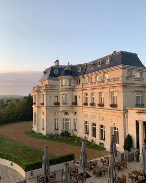 Manor House Hotel, Chateau Hotel, Museum Photography, English Architecture, Castle Mansion, French Architecture, French Chateau, House Landscape, Life Plan