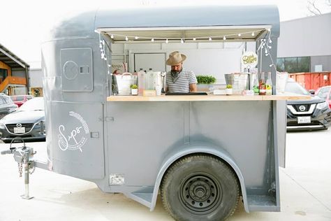 Drink Slingers on Instagram: “This cute as can be horse trailer turned mobile bar by @sips_mobile_bar is a total hit at small weddings and corporate events! It can be…” Small Horse Trailer, Single Horse Trailer Bar, Horse Float Food Truck, Horse Box Catering Trailer Interior, Horse Trailer To Food Truck, Horse Box Catering Trailer, Horse Float, Western Inspiration, Cowboys Bar