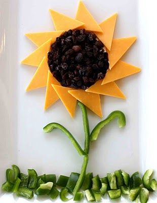 Summertime Snacks, Kid Meals, Fruits Decoration, Decorações Com Comidas, Food Art For Kids, Edible Crafts, Cheese Snacks, Cute Snacks, Good Healthy Snacks