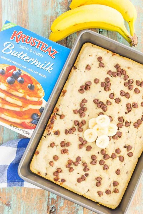 Sheet Pancakes, Krusteaz Pancake Mix, Chocolate Chip Pancakes Recipe, Banana Chocolate Chip Pancakes, Sheet Pan Pancakes, Pan Pancakes, Pancake Bites, Baked Pancakes, Kodiak Cakes