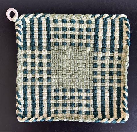 Cotton Loop Potholders, Loomed Potholders, Loop Weaving, Loom Potholders, Woven Potholders, Potholder Designs, Pin Loom, Potholder Loom, Loom Craft