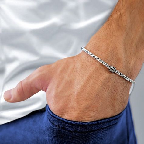 Silver Bracelet Designs, Mens Cuff Bracelets, Mens Chain Bracelet, Silver Chain For Men, Jewelry Mens, Mens Bracelet Silver, Mens Gold Bracelets, Bracelet Mens, Mens Silver Necklace