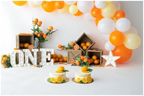 Fruit First Birthday Photoshoot, Fruit Smash Cake 1st Birthdays, Orange Theme Birthday Cake, Fruit Cake Smash First Birthdays, Orange Smash Cake, Cutie Theme, Themed Cake Smash, Baby Birthday Photoshoot, Orange Birthday