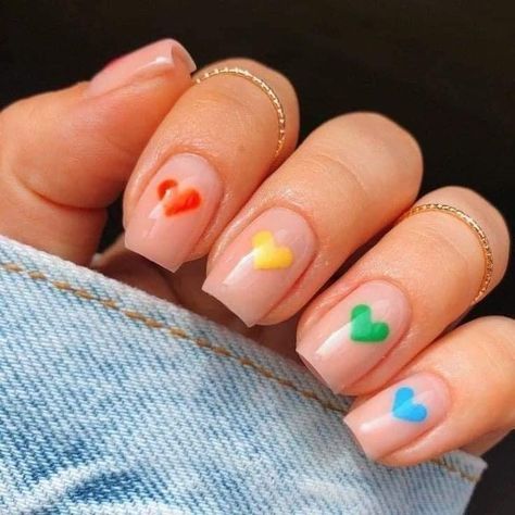 Very Simple Nails Short, Rainbow Gel Nails Ideas, Rainbow Heart Nail Art, Rainbow Nail Art Short Nails, Short Nails Ideas Rainbow, Nails Inspiration Rainbow, Fun Retro Nails, Pride Gel Nail Designs, Short Nail Designs Rainbow