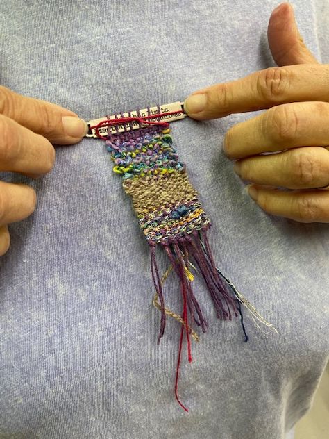 Tapestry Style Necklace woven in class by Sandi Suggs, Chattanooga while visiting the Coastal Textile Center at Clara's Loom in Bon Secour, AL. Woven Necklace Diy, Basic Weaving, Knitting Fashion Design, Small Weaving, Fabric Brooches, Badge Ideas, Art Weaving, Woven Jewelry, Beaded Pouch