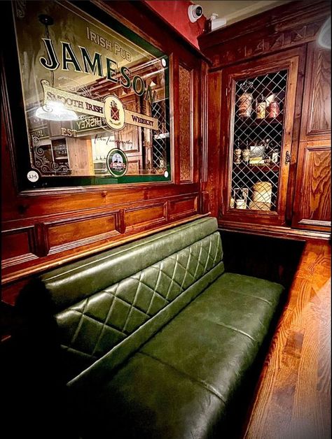 Irish Pub Snug, Irish Snug Room, Irish Pub Decor Ideas, Irish Bar Aesthetic, English Pub Basement, Brew Pub Design Ideas, Modern Pub Interior, British Pub Aesthetic, Irish Pub Aesthetic