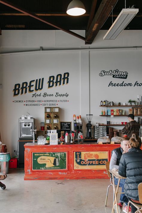 Sublime Roastery & Brew Bar on Nelson’s New Street is the flagship location for the coffee roasters and provides a unique experience for caffeine lovers. Here, you can watch the roastery in full swing and taste a variety of single-origin coffee at the same time. There’s no espresso machine at Sublime Roastery & Brew Bar, but you can choose from a variety of different brewing methods to appreciate coffee in its purest form. Urban Coffee Shop, Coffee Shop And Bar, Eclectic Cafe, Hipster Coffee Shop, Coffee Zone, Bar Original, Coffee/wine Bar, Nelson New Zealand, Bar For Home