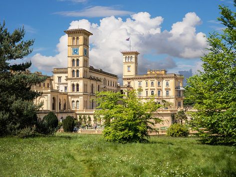 Osbourne House, Victoria Queen Of England, Osborne House, Chester Cathedral, Royal Castles, Kingdom Of Great Britain, Queen Of England, England And Scotland, Isle Of Wight