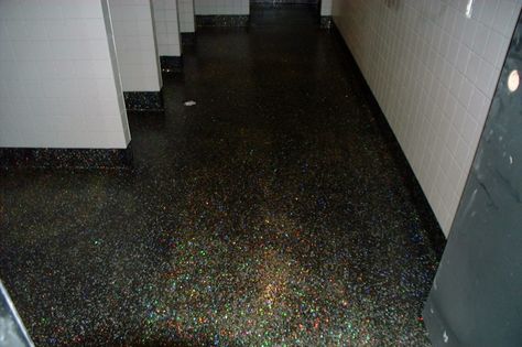 industrial epoxy glitter floor Hope our floor turns out like this!! Black Glitter Floor, Kitchen Tiles Design Ideas, Glitter Kitchen, Glitter Bathroom, Glitter Floor, Glitter Grout, Garage Floor Paint, Soapstone Countertops, Kitchen Tiles Design