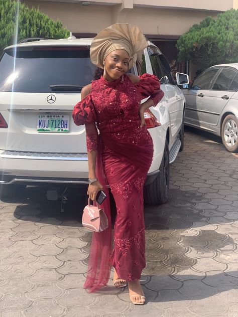 Wine Lace & Champagne Gold Gele Gold Lace Styles, Champagne Gold Lace Asoebi Styles, Gold Lace Asoebi Styles, Gold Asoebi, Latest Lace Asoebi Styles, Lace Asoebi, Lace Asoebi Styles, African Lace Styles, Asoebi Styles