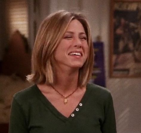 Friends Rachel Hair Short, Rachel Friends Bob Haircut, Rachel Green Long Bob, Rachel Friends Short Hair, Rachel Short Hair Friends, Jennifer Aniston Short Hair Friends, Rachel Green Short Hair Season 7, Rachel Cut Hair, Rachel Green Season 7