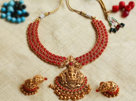 Lakshmi Pendant, Banaras Sarees, Red Stones, Bridal Jewelry Collection, Gem Necklace, Coral Jewelry, Jewelry Design Necklace, South India, Red Stone