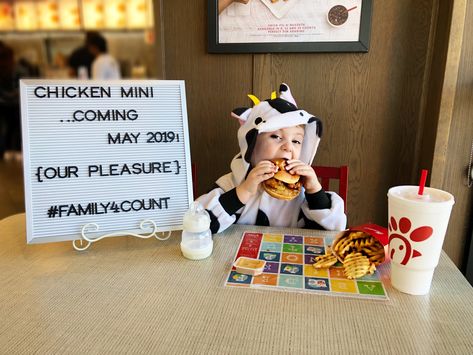 Have to share our chick fil a. Pregnancy announcement. Follow me on IG @baileymakesnbakes Chick Fil A Baby Announcement, Chick Fil A Pregnancy Announcement, Chick Fil A Baby Shower Ideas, Pregnancy Surprise Husband, Work Pregnancy Announcement, Prego Pics, Baby Surprise Announcement, Jordan Baby Shower, Ivf Journey