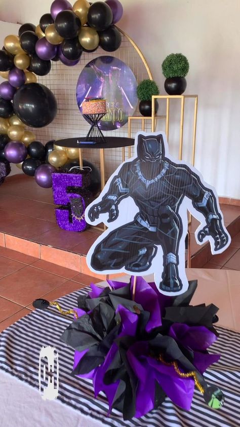 Black Panther Party Decorations, Black Panther Party Ideas, Black Panther Birthday Party Ideas, Wakanda Party, Marvel Party, Birthday Party At Home, Pj Masks Birthday, Avenger Birthday Party, Avengers Birthday