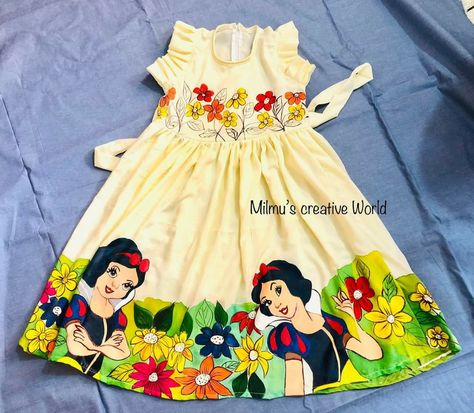 Hand painted baby dress Frog Dress, Frocks For Babies, Frocks For Kids, Baby Frog, Fabric Painting On Clothes, Dress Painting, Dress Book, Baby Frock