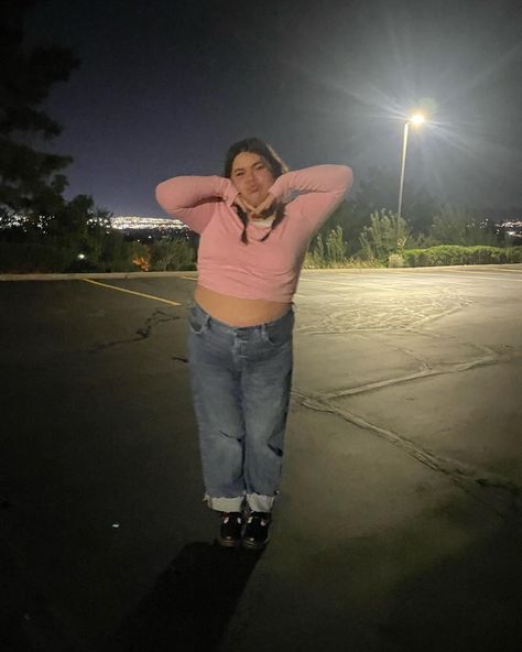 girl in parking lot at night pink long sleeve blue jeans and mary jane shoes. Chubby Girl Posing Ideas, Chubby Girl Reference, Fat People Reference, Chubby Girl Posing, Fat Person, Chunky Girls, Ego Boost, Sisters Photoshoot, Girl With Brown Hair