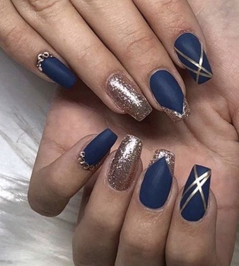 Nail Idea For Navy Blue Dress, Black Color Nails Designs, Black Blue And Gold Nails, Blue Nail Designs For Wedding, Navy Nail Art Designs, Blue And Gold Glitter Nails, Blue Rose Gold Nails, Formal Nails For Navy Blue Dress, Maroon And Navy Nail Ideas