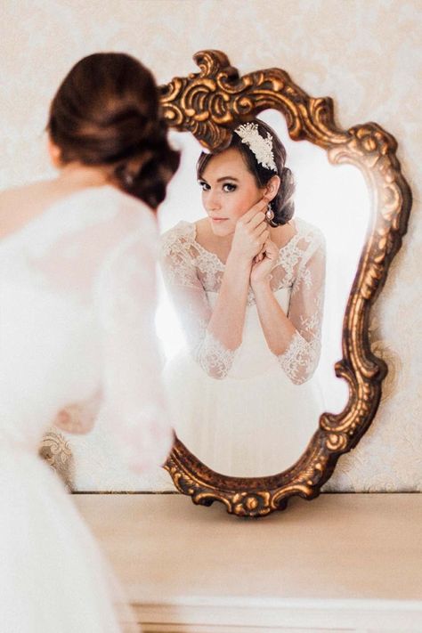 Wedding Bride Getting Ready, Wedding Preparation Photos, Quinceanera Pictures, Bride Preparation, Makeup Photo, Portrait Shoot, Bride Photography Poses, Bride Photoshoot, Bridal Prep