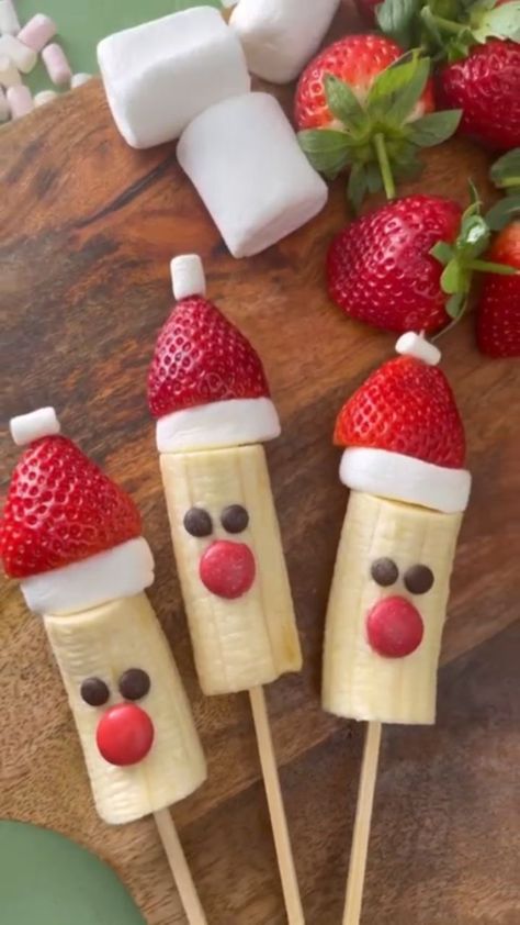 Cristhmas Aesthetic, Christmas Aesthetic Food, Christmas Snacks Easy, Healthy Christmas Snacks, Healthy Christmas Treats, Christmas Party Snacks, Snack Boards, Christmas Recipes Easy, Easy Christmas Treats