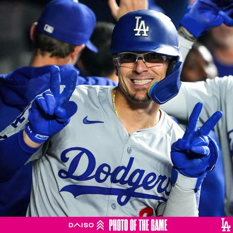 Los Angeles Dodgers (@Dodgers) on X Baseball Guys, Dodgers Fan, Dodger Blue, Dodgers Baseball, Mlb Players, Baseball Team, Los Angeles Dodgers, Baseball Players, Major League