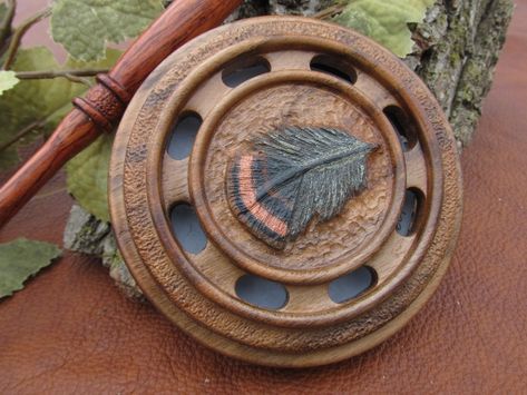 Game call /turkey-pot-call Turkey Feather Decor, Turkey Mounts, Deer Hunting Decor, Turkey Games, Turkey Calls, Turkey Call, Diy Turkey, Handmade Games, Hunting Stuff