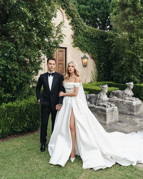 Elise | Wearing a customised Delphine gown from the new Maison Collection. 
Discover via STEVEN KHALIL Paddington Atelier and selected worldwide stores. ⁣

#stevenkhalil #stevenkhalilbride Italian Inspired Wedding, Steven Khalil, Cozy Bar, Wedding Exits, Lake Como Wedding, Bridal Inspo, Wedding Dress Couture, Bridal Photography, Junebug Weddings