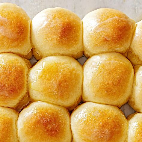 Refrigerator Rolls, Buttery Rolls, Healthy Bread Recipes, Yeast Dough, Thanksgiving Dinner Recipes, Yeast Rolls, Healthy Bread, Holiday Side Dishes, Thanksgiving Menu