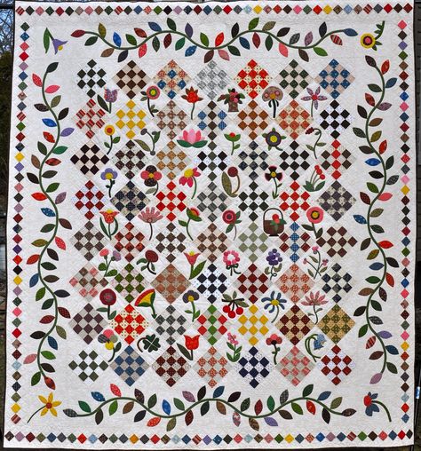 Fun with Barb: Spring Quilt Festival. Calico Garden Quilt Calico Garden Quilt, Reproduction Quilts, Patch Ideas, Appliqué Quilts, Quilt Retreat, Spring Quilts, Scrap Quilt, Applique Quilting, Quilt Festival