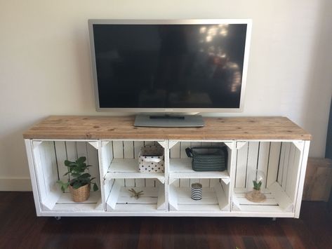 Palette Tv Stand, Sunroom Bench, Tv Stand Plans, Pallet Tv Stand, Summer Diy Projects, Diy Tv Stand, Hemma Diy, Dekor Diy, Pallet Decor