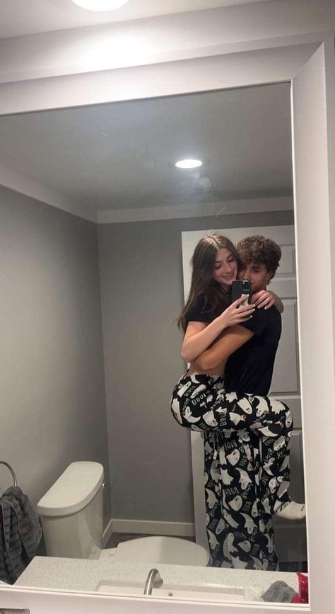 Teenage Love, Cute Couple Outfits, Couple Goals Teenagers, Couples Vibe, Cute Relationship Photos, Boyfriend Goals, Cute Couples Photos, Relationship Goals Pictures, Photo Couple