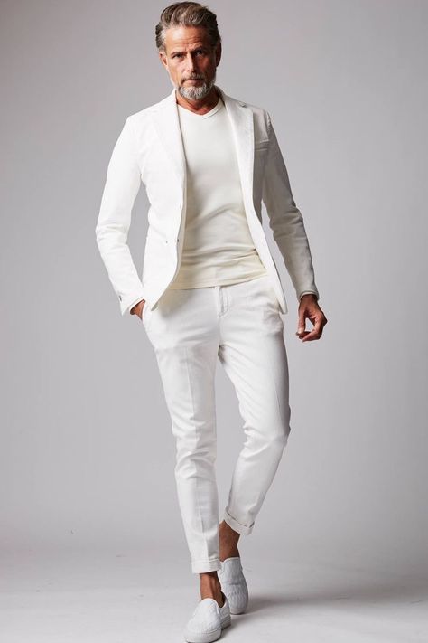 Casual Event Outfit Summer, All White Mens Outfit, Stylish Suits For Men, White Range, To Start A Conversation, White Dress Shoes, Mens Fashion Blazer, Mens Casual Outfits Summer, Stylish Suit