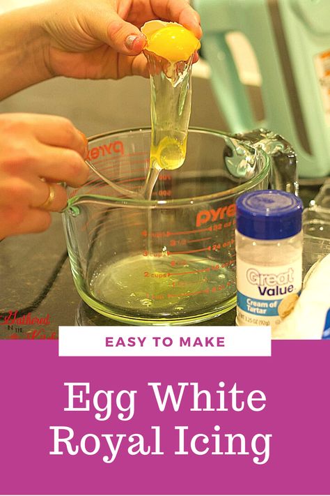 White Royal Icing Recipe, Stiff Royal Icing Recipe, Egg White Royal Icing, Royal Icing Egg Whites, Royal Icing For Sugar Cookies, Recipe Using Egg Whites, Icing For Sugar Cookies, Cookie Icing That Hardens, Homemade Royal Icing