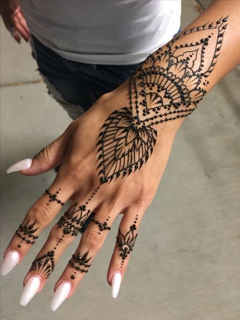 #hennaluna #comesitwithme  #symmetry #safehenna #hennapaste #smallbusiness #mendhihenna #treatyoself #naturalhenna #hennabeauty #hennalove #temporarytattoo #boho #mendhiart #yoga #gypsy #goddess #namaste #positive #vibes #hennaluna #denver #illustrate #mendhi #henna #hennatattoo #denverhenna #hennaart #hennadesign #hennamagic #hennaandchill #naturalhenna Jenna Tattoo, Henna Inspired Tattoos, Henna Paste, Natural Henna, Simple Henna, Henna Tattoos, Mehndi Designs For Beginners, Henna Designs Hand, Henna Tattoo Designs