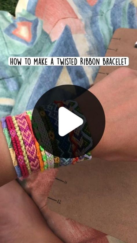 Twisted Ribbon Bracelet, Ribbon Bracelet Diy, Friendship Bracelets Patterns, Diy Friendship Bracelets, Cute Friendship, Ribbon Bracelet, Cute Friendship Bracelets, Diy Bracelets Tutorials, Ribbon Bracelets