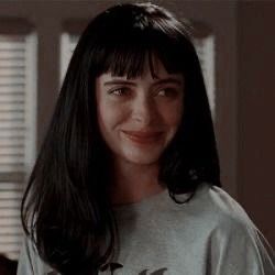 icon enthusiast — JANE MARGOLIS ICONS Breaking Bad - S2 fav / reblog... Krysten Ritter Breaking Bad, Jane Margolis, Arley Queen, Krysten Ritter, Grunge Hair, Breaking Bad, Hair Day, Hairstyles With Bangs, Dark Hair