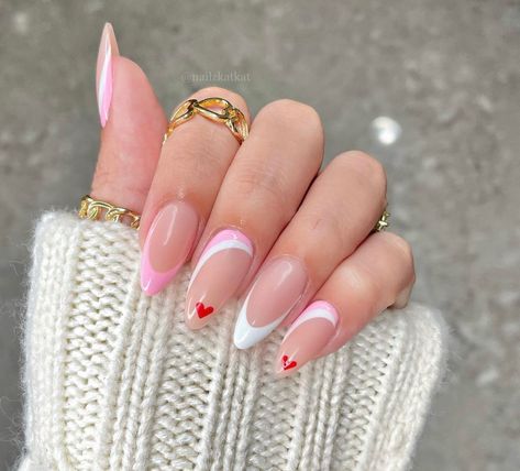 Pink Tip Nails, February Nails, Nail Designs Valentines, Almond Nails Designs, Makijaż Smokey Eye, Almond Acrylic Nails, Heart Nails, Pretty Acrylic Nails, Chic Nails