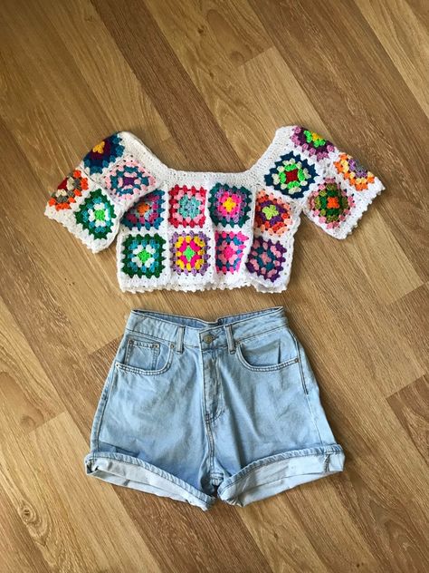 Granny Square Mini Crop Top Crochet Top Granny Square Crop Top - Etsy Granny Square Crop Top Pattern, Granny Square Shirt, Granny Square Tank Top, Granny Square Skirt, Crochet Granny Square Top, Granny Square Crop Top, Granny Square Patchwork, Mini Crop Top, Squared Clothes