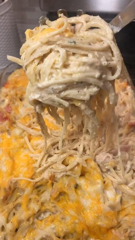 Chicken Tetrazzini in 2022 | Interesting food recipes, Food videos cooking, Recipes Antipasto Recipes, Batch Meals, Chicken Tetrazzini, Cooking Chicken, Fried Steak, Dinner Prep, Chicken Spaghetti, Videos Cooking, Chicken Fried