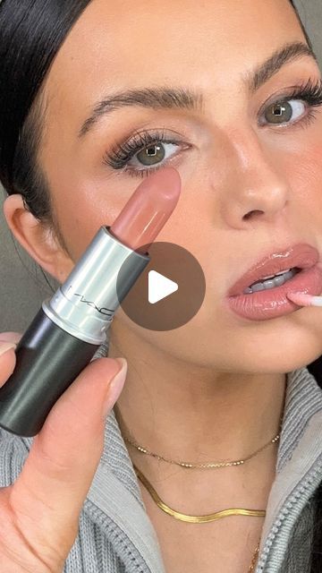 sophie crompton on Instagram: "de-coding celeb makeup tips! love this nude lip inspired by Emily Ratajkowski (IG captions spelt her name wrong with my accent and I don’t know how to edit?!) what celebs do you look for for makeup inspiration?! @rarebeauty bronzer stick @iconic.london lipliner ‘unbothered’ @maccosmeticsuk lipstick ‘honeylove’ @toofacedlovestheuk lip injection gloss maximum plump #makeupreels #trendingreels #celebritymakeup #emrata #celebritymakeupartist" Best Nude Lipstick, Celeb Makeup, Nude Lip Makeup, Bronzer Stick, Nude Lip Gloss, Lipstick Tutorial, Ig Captions, Makeup Lips, Nude Lips